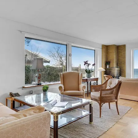 Three-bedroom In 別荘 *