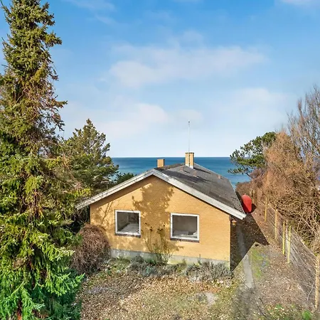 別荘 Three-bedroom In